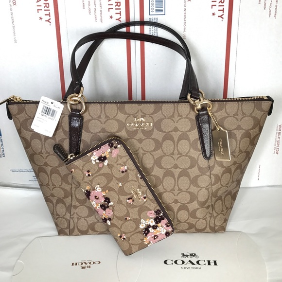 Coach Handbags - 💦🌸flashsale! Ava tote set🌸shoulder bag & wallet